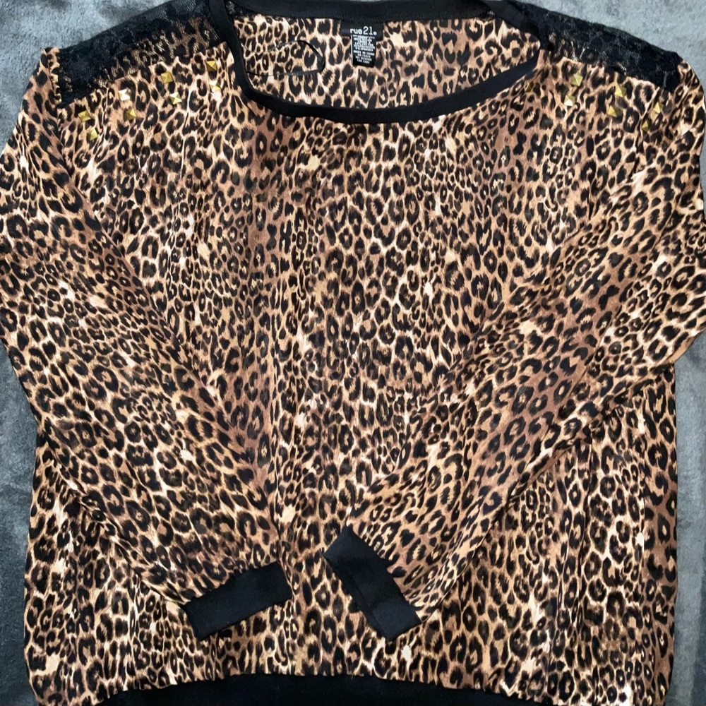 Leopard Print Long Sleeve Top